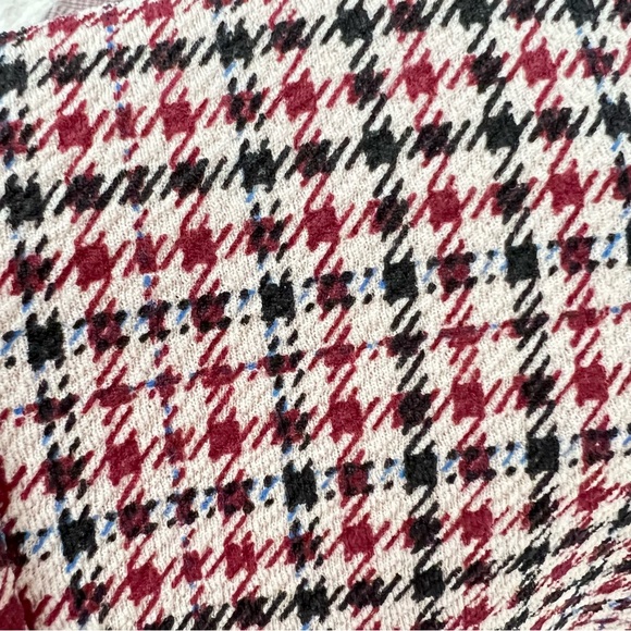 PRETTYLITTLETHING Houndstooth Ankle Pants - Picture 5 of 5